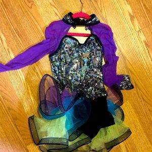 Dance costume, size 7, never worn,